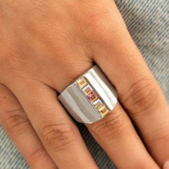 NWT Thrifty Trendsetter Ring